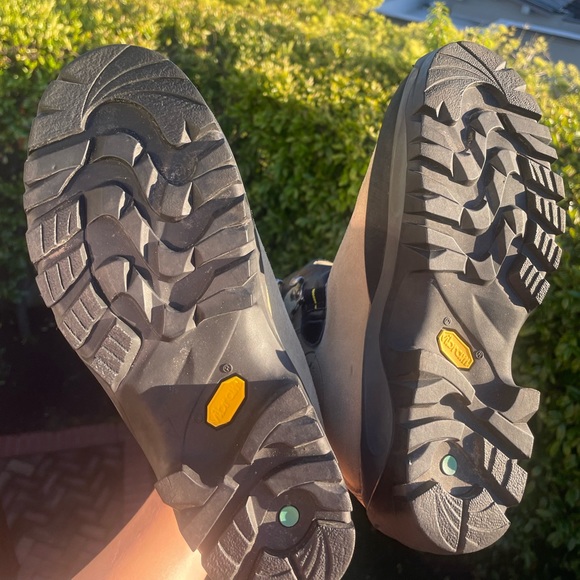 La Sportiva Makalu Mountaineering Boots - Picture 4 of 5